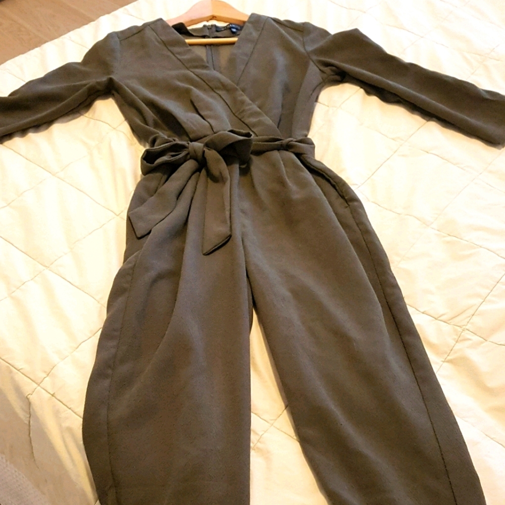 Dynamite green jumpsuit. Xsmall